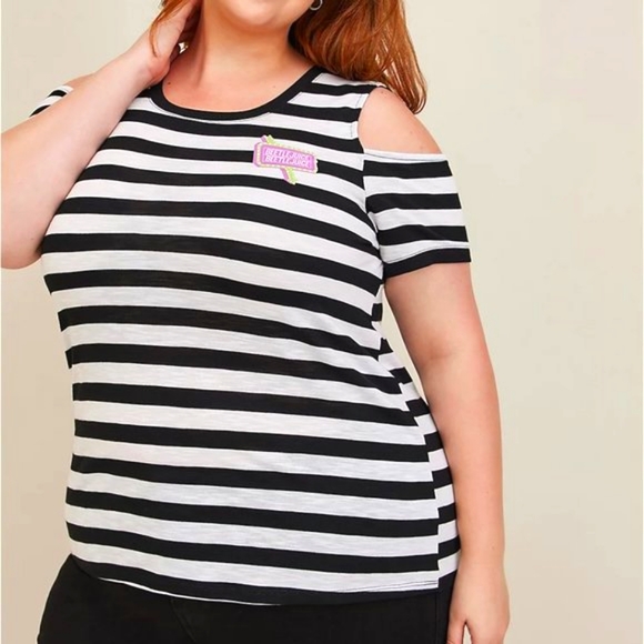 ❤️NWT VINTAGE TORRID TEE - BEETLEJUICE - VINTAGE COLD SHOULDER - HALLOWEEN TOP - Picture 7 of 11